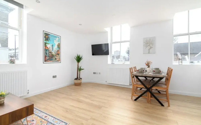 Deluxe 1 Bed Apartment, London