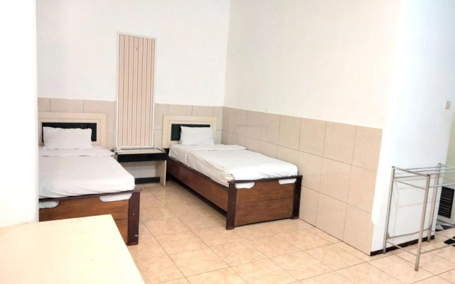 Oyo 2855 Sartika  Pati – Guest Rooms – Pati