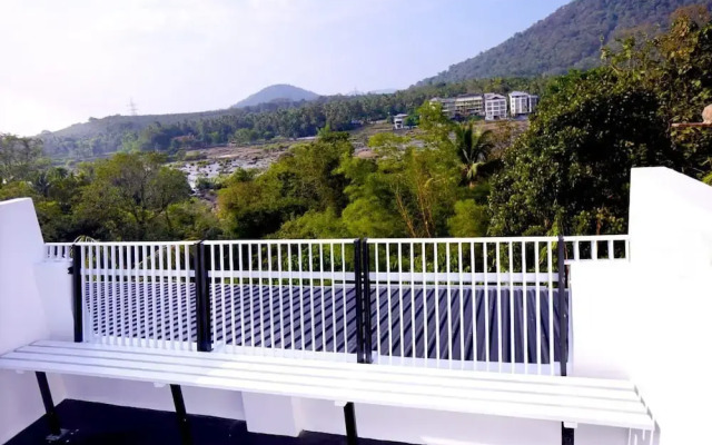 Palatty's Resort