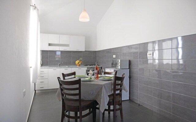 Awesome Home in Vodnjan With Wifi and 2 Bedrooms