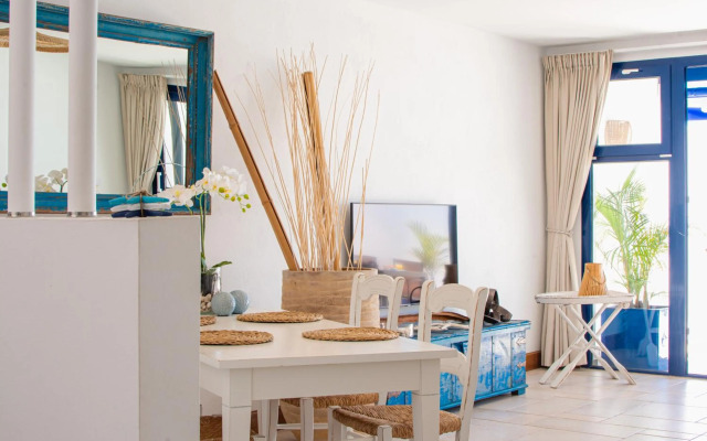 FRONTLINE VILLA 26, well-designed with a heated pool