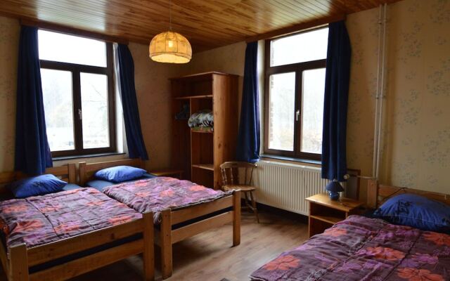 Charming Holiday Home in Coo