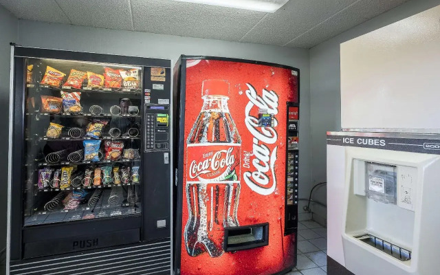 Red Roof Inn Toledo - Holland