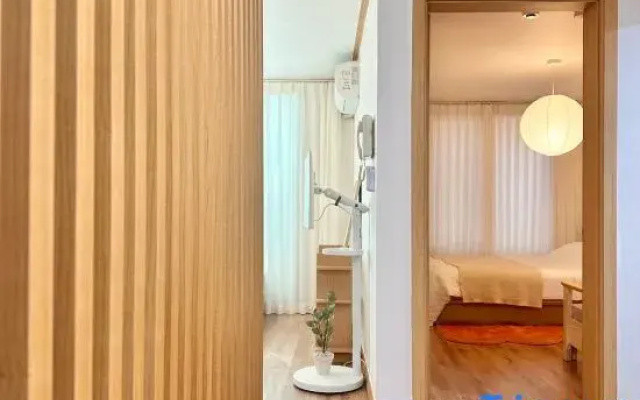 Modern 203 Stay