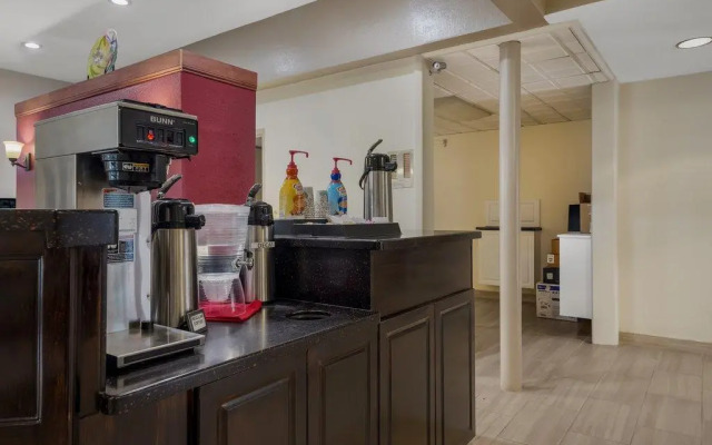 Red Roof Inn Painted Post