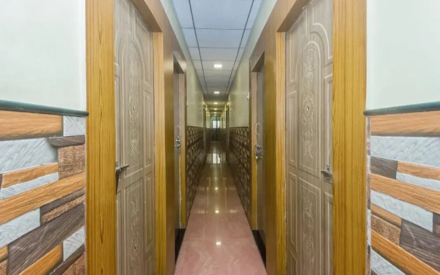 OYO 22048 Trio Hotel