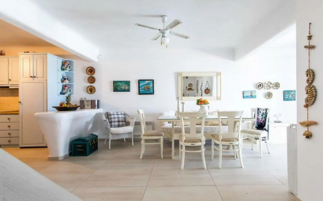 Beachfront Villa Giovanna-Premium Location&Jacuzzi