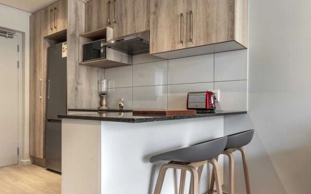 C502 Woodstock Quarters with Pool & Gym