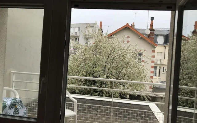 Studio calme proche gare avec parking
