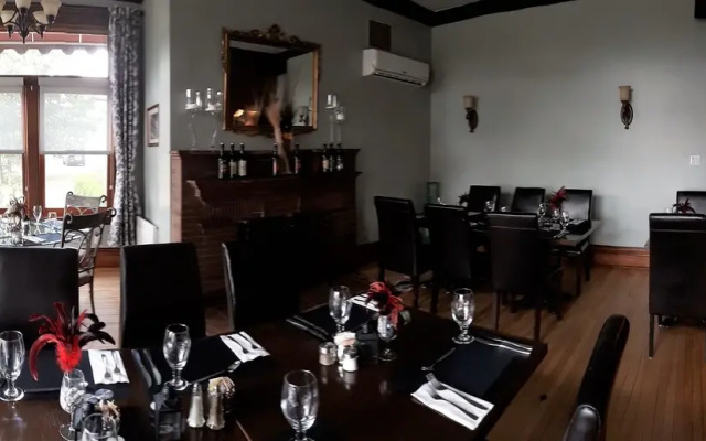 Maison Tait House
