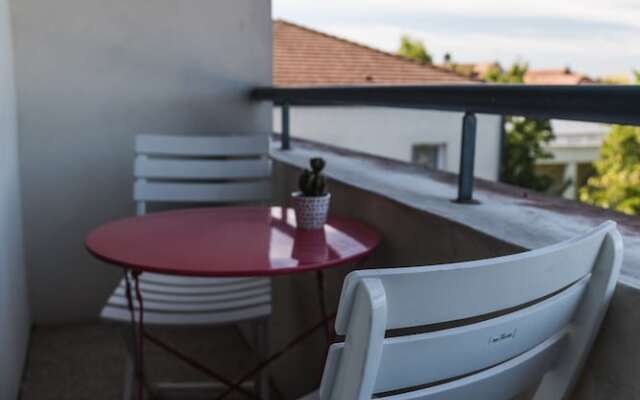 James Cook FT Factory