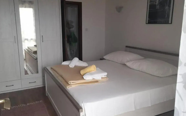 Apartments and rooms with parking space Barbat, Rab - 5070