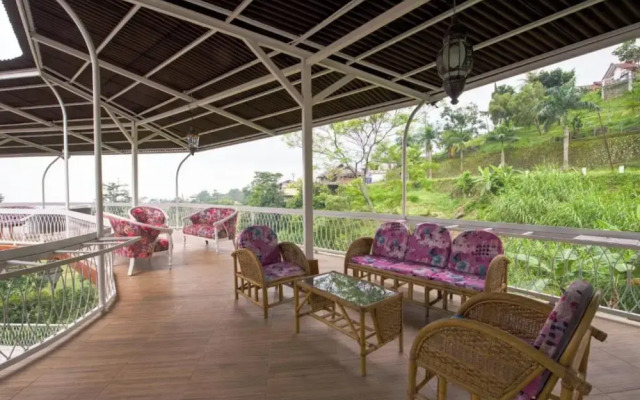 Capital O 3359 Pondok Wisata Jaden Trawas Mojokerto