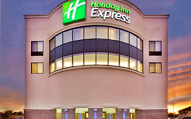 Holiday Inn Express Waterloo Cedar Falls by IHG