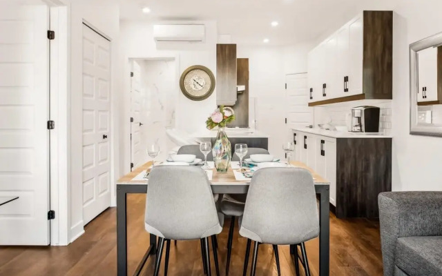 M11 Upscale 1BR Sofabed in Heart Plateau Mile-end