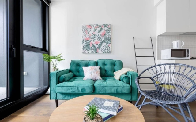 Perfect Location 2 Bdrs Apartment@glen Waverley