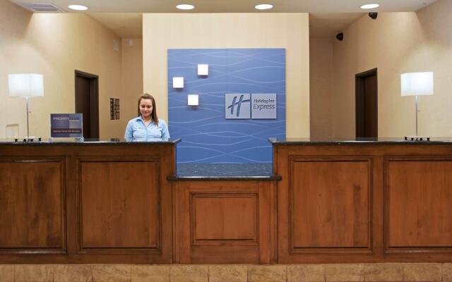 Holiday Inn Express Hotel & Suites Conroe I-45 North by IHG