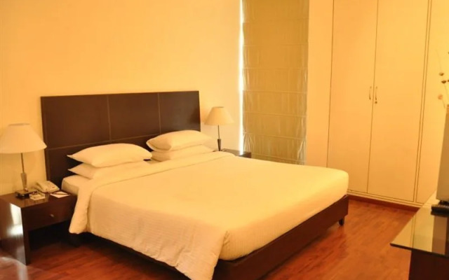 Edenpark New Delhi (Qutab Hotel)