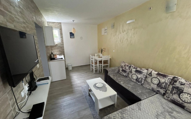 Green Field Apartments