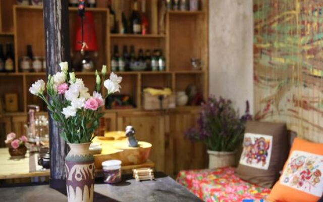 Flowers Residence (Yuanyang No.1 branch)