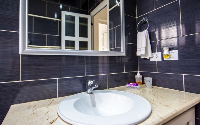 Luxury Neptuno Apartment