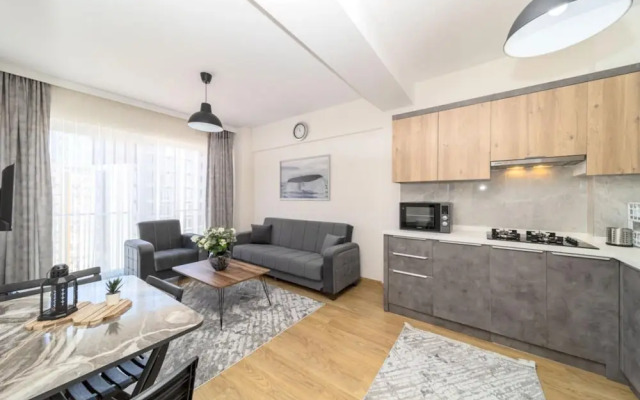 Great Flat With Shared Pool in Kepez