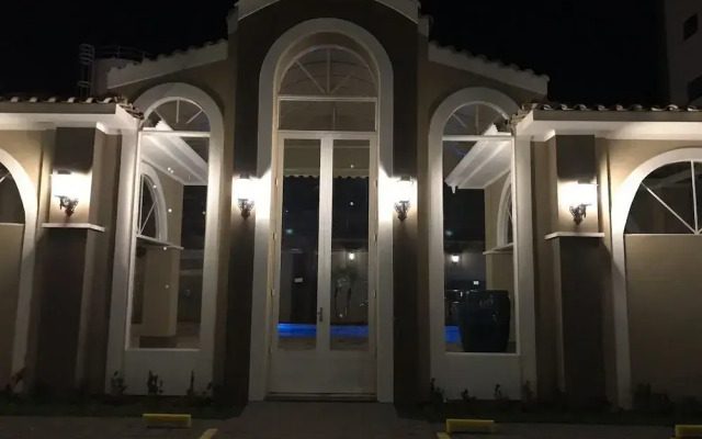 Hotel Oeste Plaza