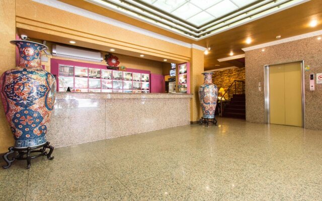 Day Chen Hotel