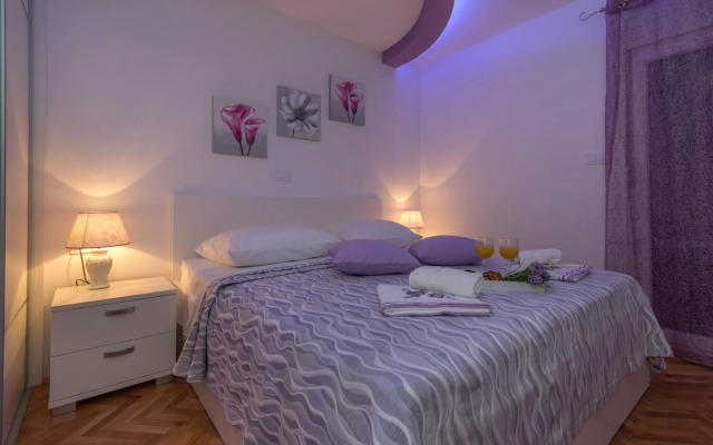 New 4* apartment "Orto" in the center of Trogir