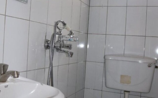 Perfect and Precise Motel