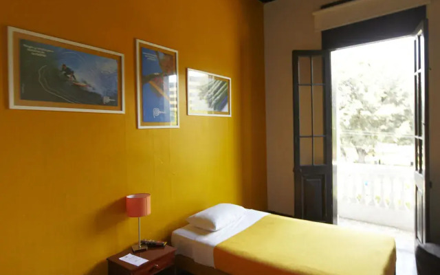 Flying Dog Hostel B&B