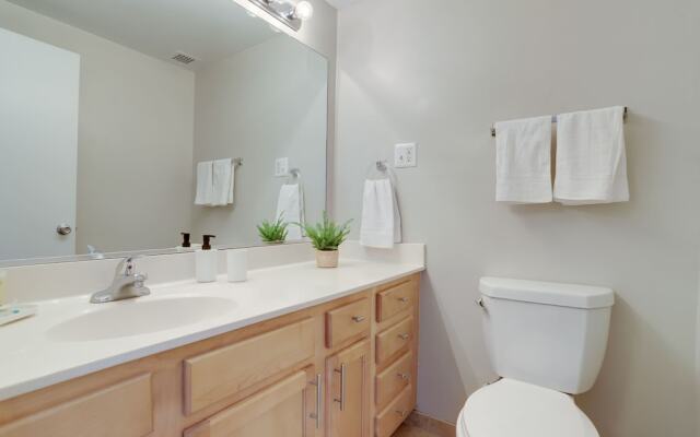 Stylish & Fantastic apt in Crystal City