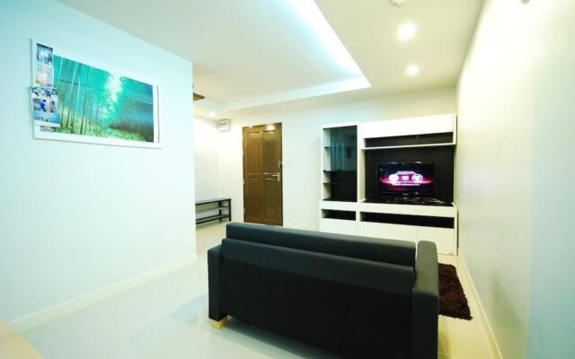 Phrakanong Zenith Place Serviced Apartment