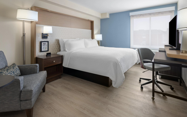 Holiday Inn Hotel and Suites Richmond West End by IHG