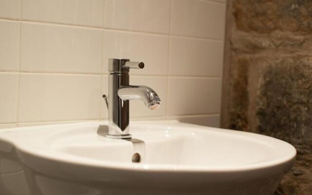 Edmonstone Suite Old Town