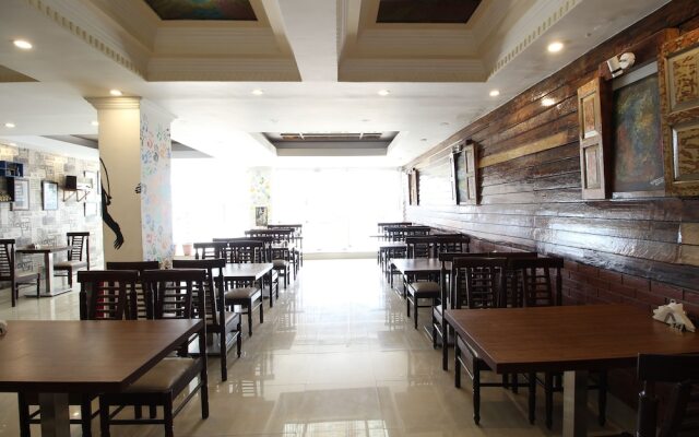 OYO 29553 Hotel Essar