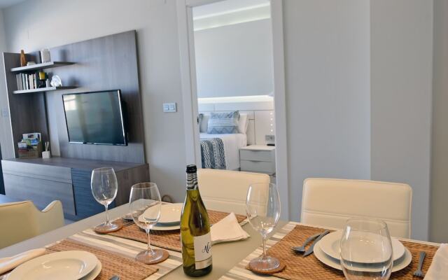 Luxury Apartment on the Beach with Pool 6