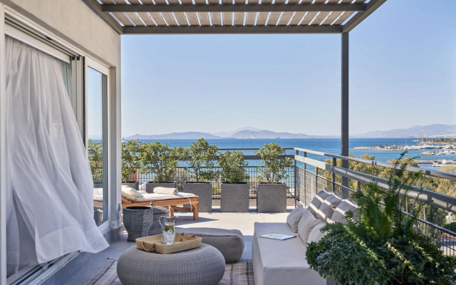 Sea View Cityscape Hotel