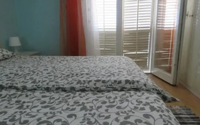 Serene Barbat Escape With Just Minutes From the Beach