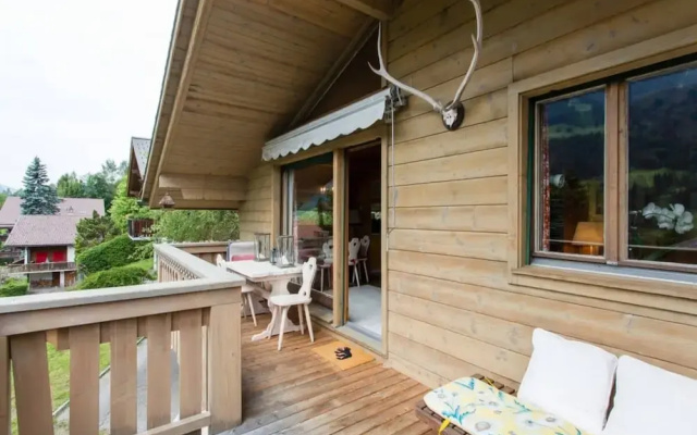 Cosy Chalet With top View