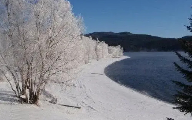 The Canim Lake Beach House