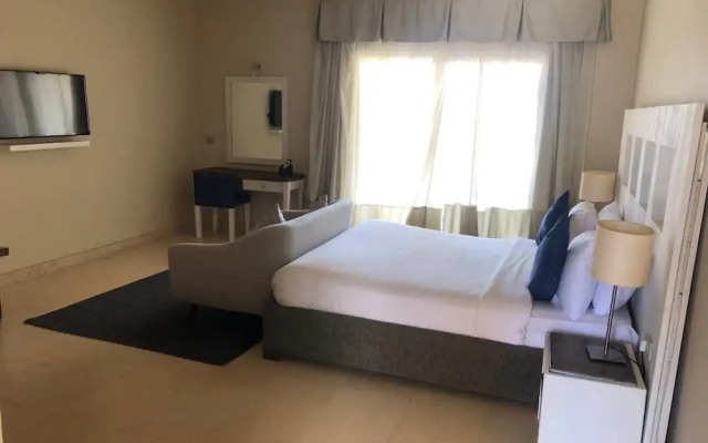 Azzurra Sahl Hasheesh