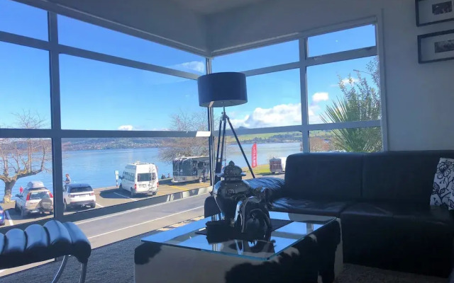 Ultimate Luxury on Lake Terrace