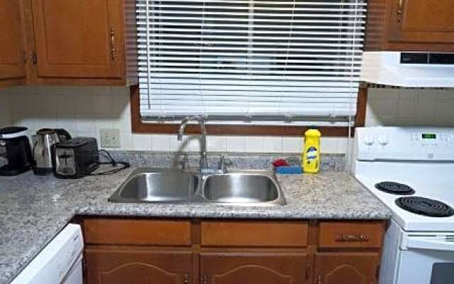 Bedroom near Fanshawe and Western, Downtown London