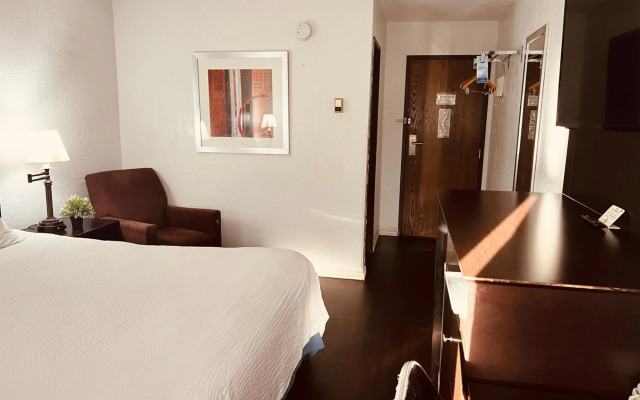 Travelodge by Wyndham Valleyfair Shakopee