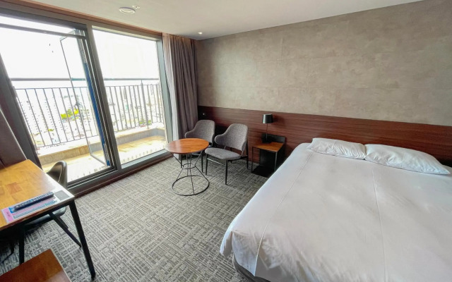 Hotel With Jeju