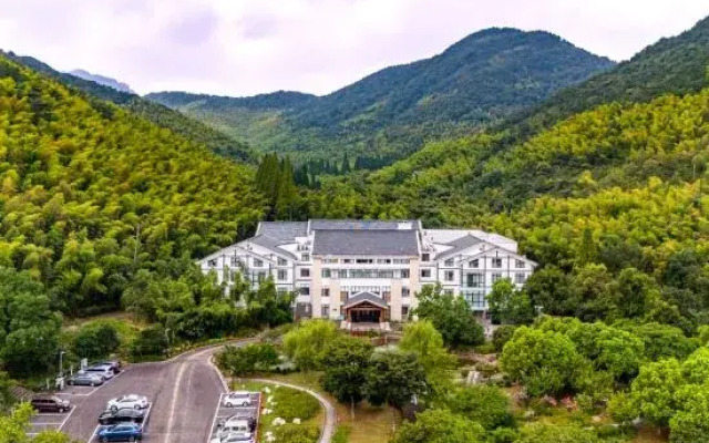 Yixing Eastluus Hotel