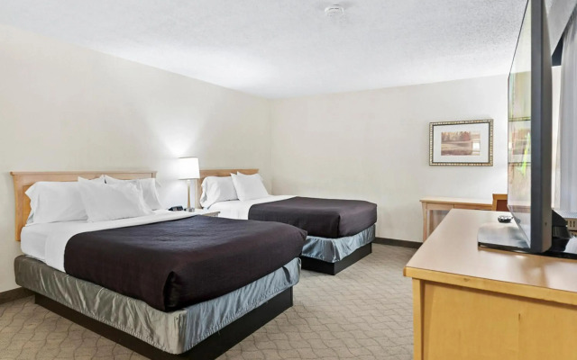 Travelodge by Wyndham Saskatoon