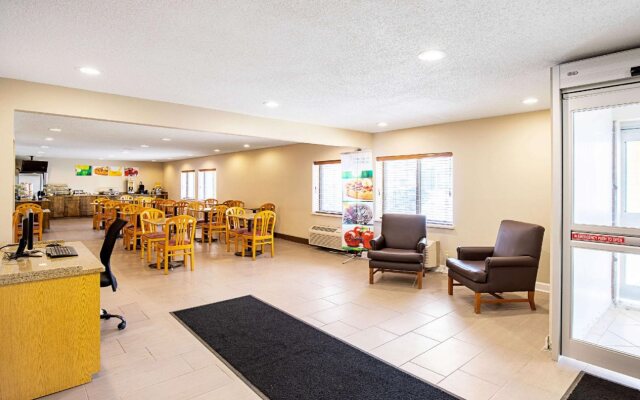 La Quinta Inn Milwaukee Northwest