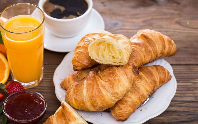 Hotel Red Rose by Townhouse Covington I-64